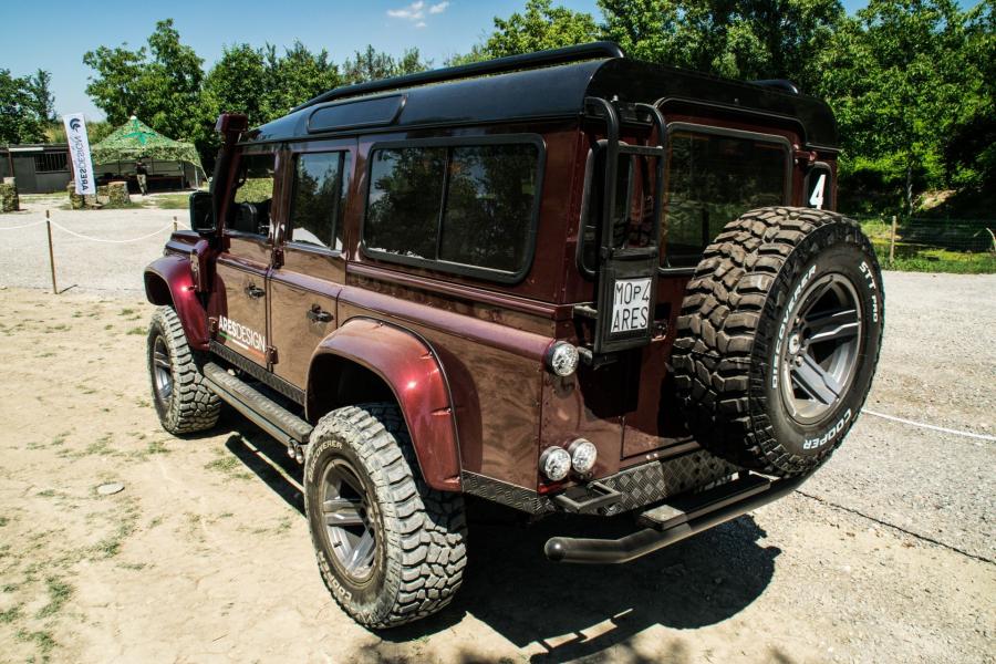  Land Rover Defender 110 by Ares Design 2018 года  (фото 19 из 40)